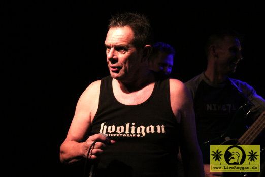 Mark Foggo (NL) meets The Hotknives - It-s Skatime, Kassablanca Jena - 29. Oktober 2011 (11).JPG